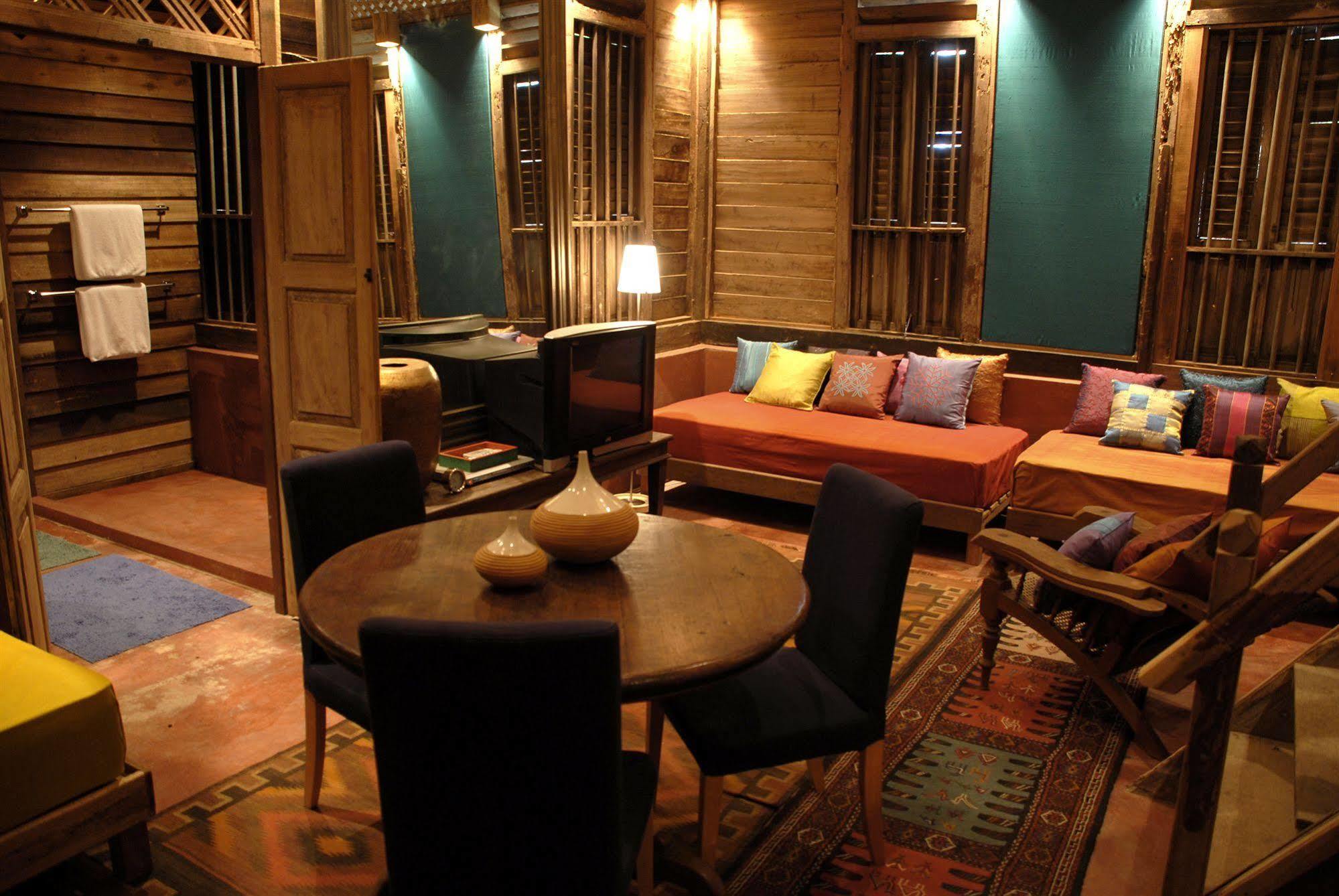 Bon Ton Antique Wooden Villas Пантай Ченанг Екстериор снимка